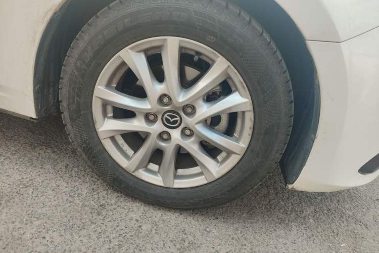 Used Mazda Mazda 3 Axela 2016 Sedan 1.5L Automatic Luxury Model
