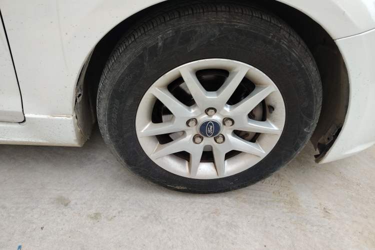 Used Ford Focus 2011 Hatchback 1.8L Manual Comfort Model Right Front Wheel Hub