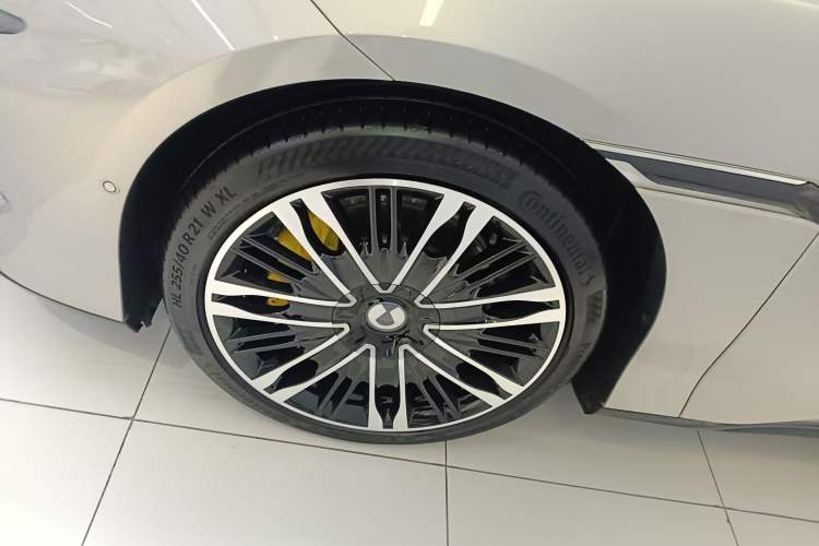 Used Denza Z9GT 2024 1100 Four-Wheel Drive Ultra Version Left Front Wheel Hub