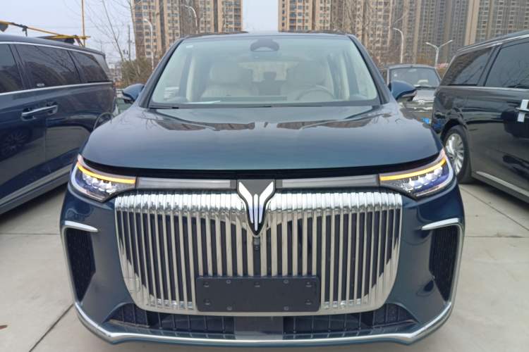 Used VOYAH Dream 2025 EV Four-Wheel Drive Flagship Kunpeng Edition
