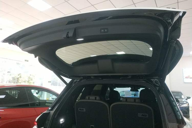 Used Li Auto L8 2023 Pro Model Trunk