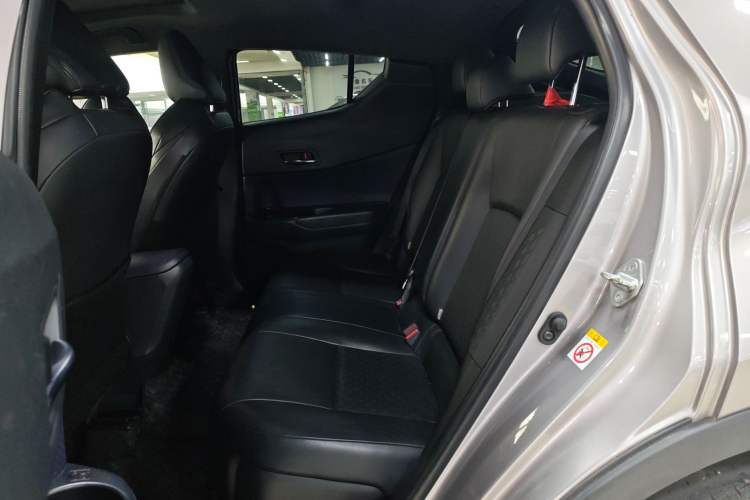 Used Toyota IZOA 2018 2.0L Yichi Edition China V Standard Left Rear Seat