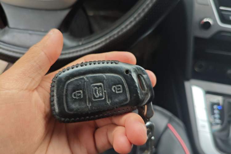 Used Hyundai Elantra (6th Generation / Lingdong) 2016 1.6L Automatic ZhiXuan · Luxury Version Vehicle Key