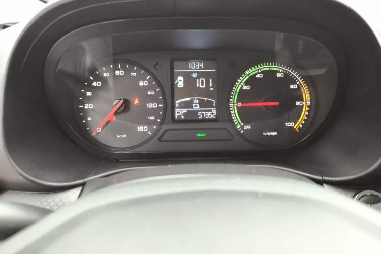 Used Roewe Clever 2021 302 km New Four-Seater Super-Efficient Version