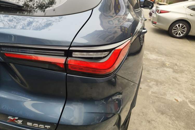 Used CHANGAN OSHAN X5 2021 1.5T DCT Prestige Edition Exterior 3