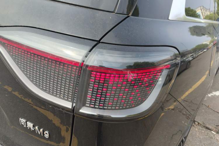 Used Hima AITO M9 2025 Extended-Range Ultra Version 52 kWh 6-Seater