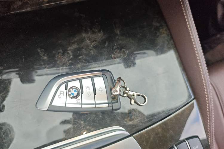 Used BMW 5 Series 2022 Restyled 525Li M Sport Package Vehicle Key