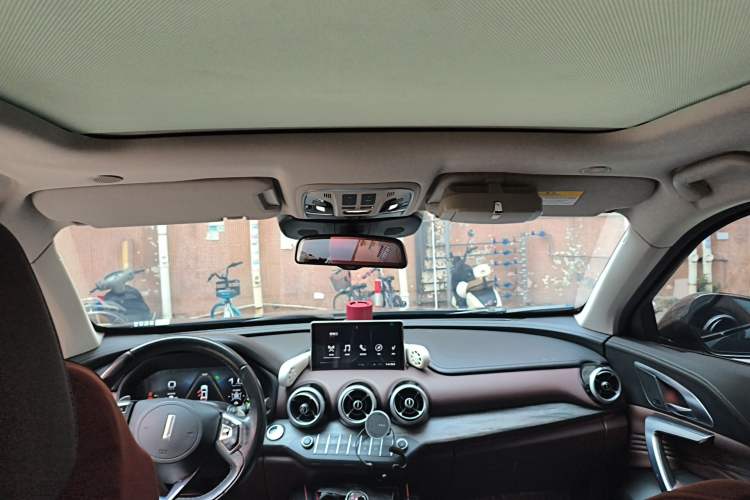 Used Wey VV7 2019 Upgraded Model 2.0T Flagship Version China VI
