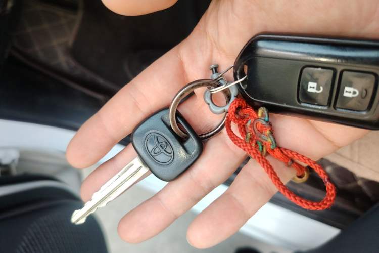 Used Toyota YARiS L Zhi Xuan 2014 1.3E Automatic Charm Edition Vehicle Key