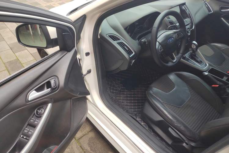 Used Ford Focus 2015 Hatchback EcoBoost 180 Automatic Sport Model