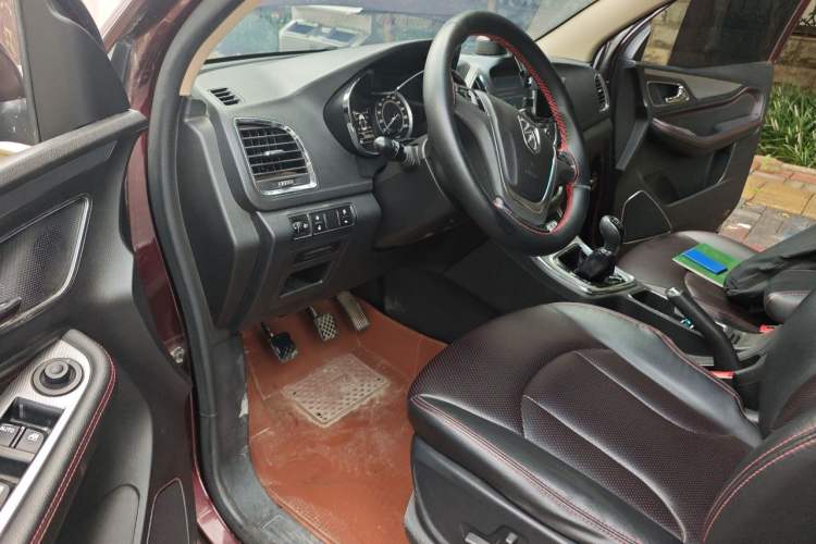 Ojetý Baojun 560 2015 1.8L manual luxury version