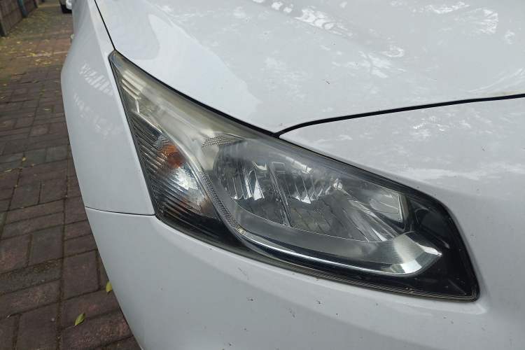 Used Chevrolet Cruze 2015 1.5L Classic SE MT Right Front Headlight