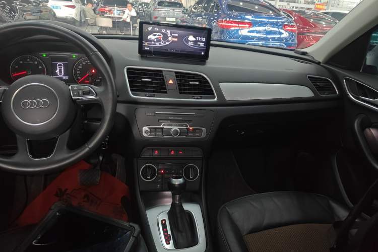 Used Audi Q3 2018 30th Anniversary Edition 30 TFSI Fashion Model Audio And AC Panel