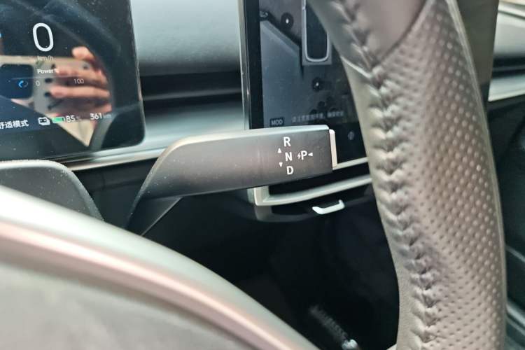 Used Venucia VX6 2023 520 Air Gear Lever