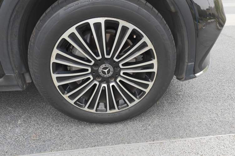 Used Mercedes-Benz GLC 2018 GLC 260 4MATIC Dynamic Edition Right Front Wheel Hub