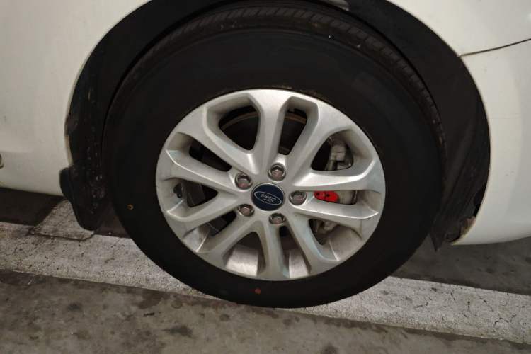 Used Ford Focus 2013 Hatchback Classic 1.8L Automatic Base Model
