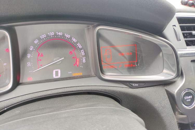 Used DS 6 2014 1.6T Luxury Edition THP160 Odometer Close Up