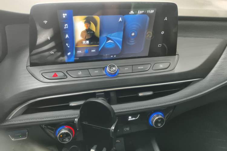 Used Buick Velite 6 2023 Revised Version 430 km Range – Commuter Edition Audio And AC Panel