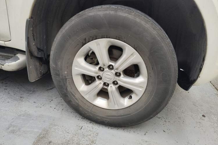 Used Nissan Navara 2017 2.5L Manual Two-Wheel Drive Standard Edition QR25