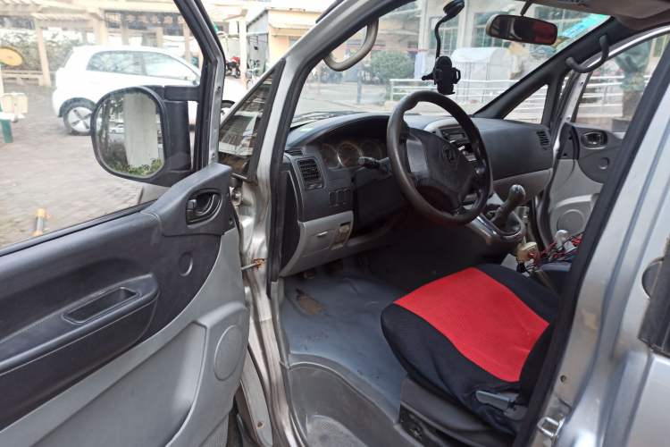 Used FORTHING Lingzhi 2013 M5 Q3 2.0L 7-seat Long-Wheelbase Comfort Model
