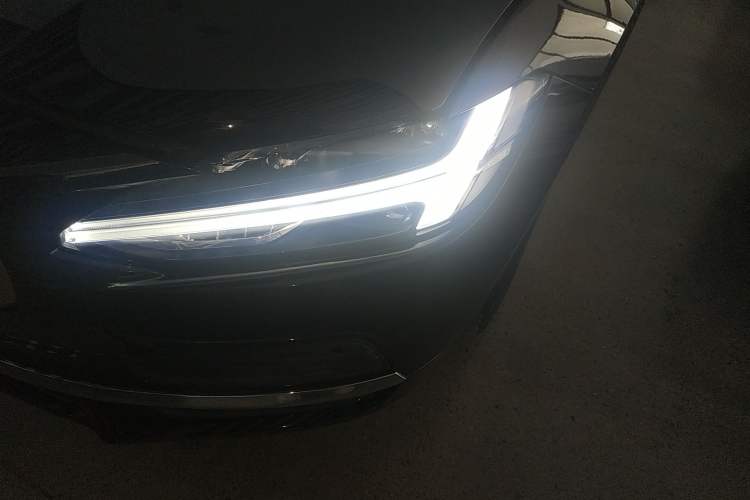 Used Volvo S90 New Energy 2021 T8 eDrive Hybrid Zhiyi Luxury Edition
