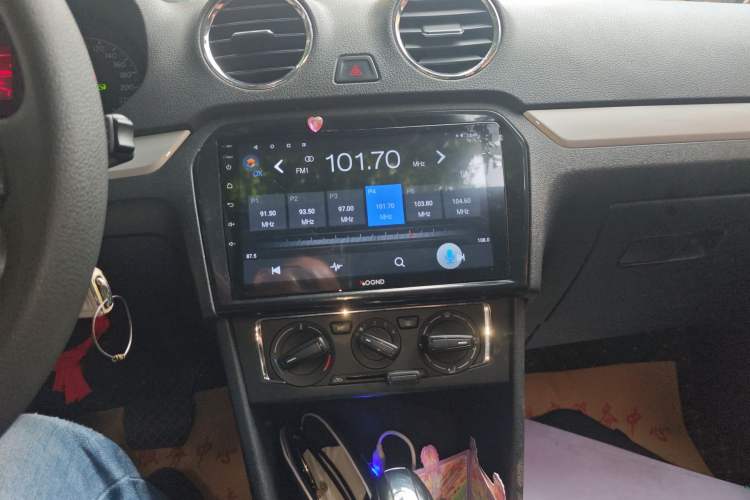 Used Volkswagen Jetta 2015 Value Edition 1.6L Automatic Comfort Version Audio And AC Panel