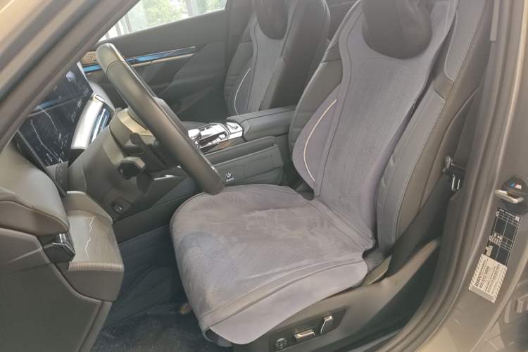 Used BMW 5 Series 2024 530Li Luxury Edition M Sport Package