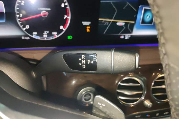 Used Mercedes-Benz S-Class 2018 S 320 L Gear Lever