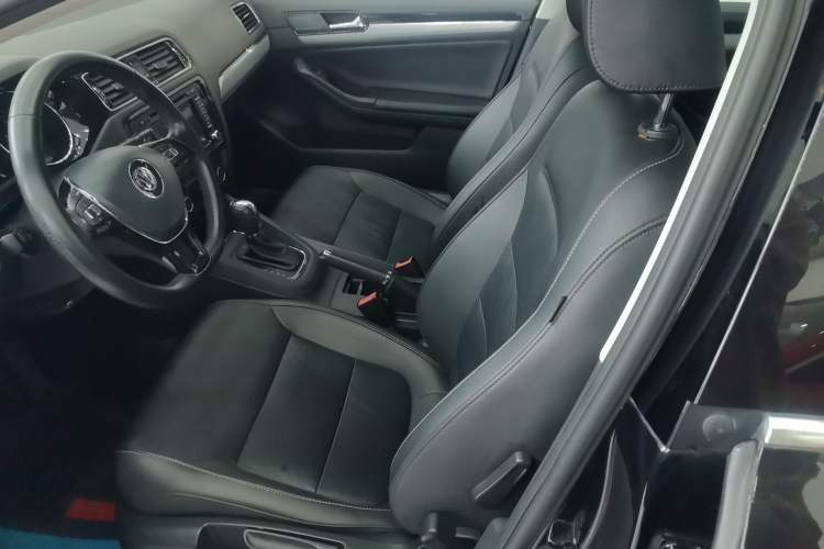 Used Volkswagen Sagitar 2017 1.6L Automatic Comfort Model
