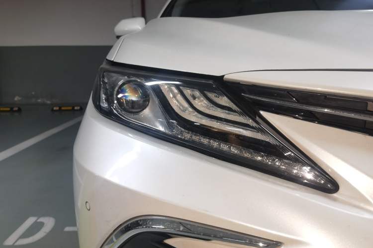 Used Toyota Camry 2021 2.5G Luxury Edition Right Front Headlight