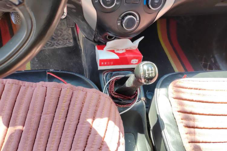 Used FAW Xiali N7 2013 1.3L Manual Luxury Model Gear Lever