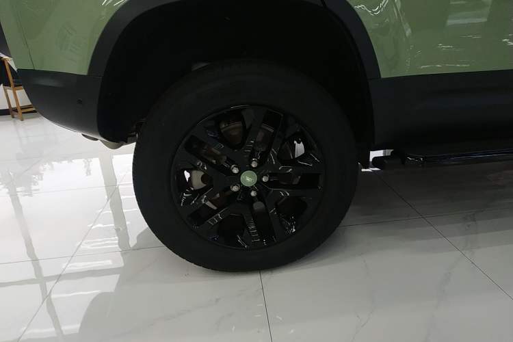 Used Land Rover Defender 2023 110 3.0T P400 75th Anniversary Legend Edition
