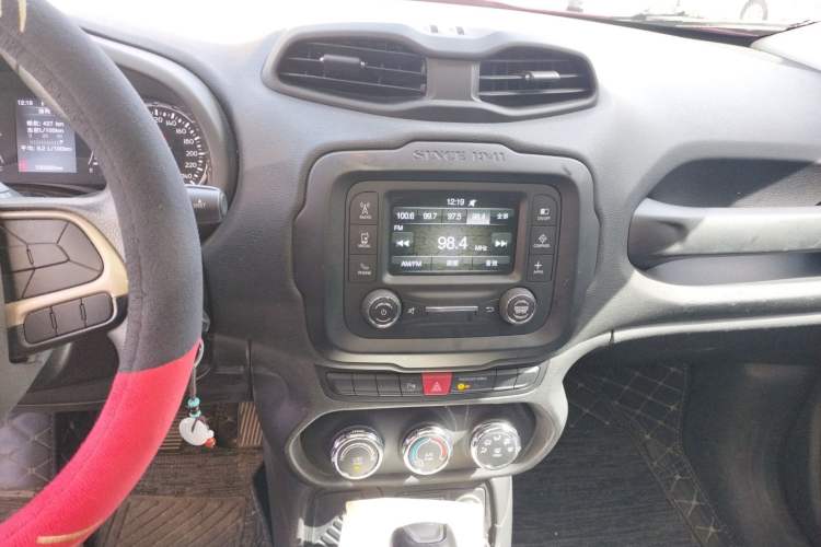 Used Jeep Renegade 2017 180T Automatic High-Energy Version
