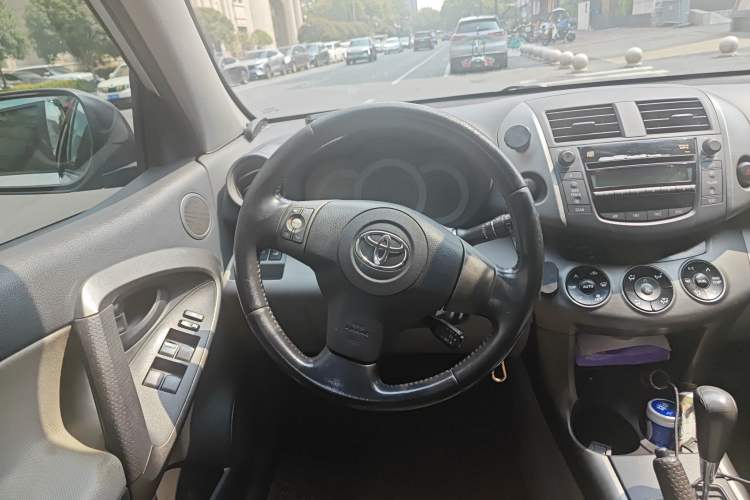 Used Toyota RAV4 2010 2.0L Automatic Deluxe Upgrade Edition

