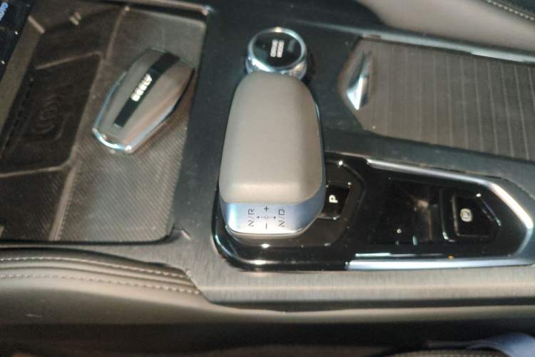 Used Geely Auto Monjaro L 2024 2.0TD High-Power Automatic Two-Wheel Drive Skyline Edition