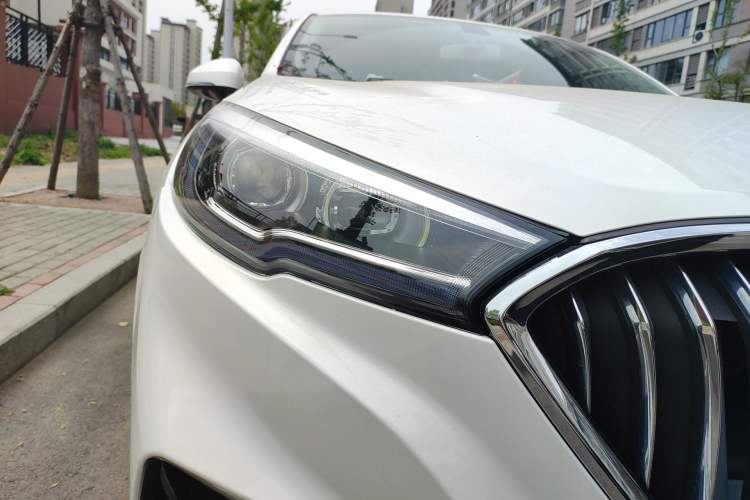 Used Hongqi H5 2022 Classic Model Facelift 1.5T DCT Qiyun Edition Right Front Headlight