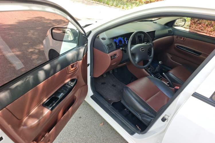 Used BYD F3 2012 Energy-Saving Model 1.5L Manual Comfort Version Driver Seat