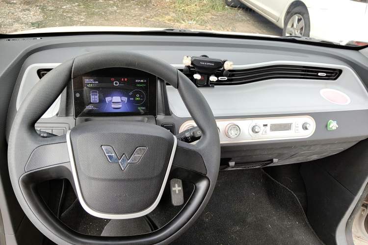 Used Wuling Hongguang MINIEV 2022 Macaron Premium Model – Lithium Iron Phosphate