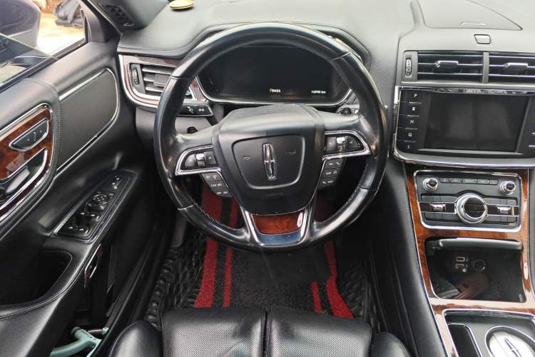 Used Lincoln Continental 2018 2.0T Two-Wheel Drive Deluxe Edition Steering Wheel