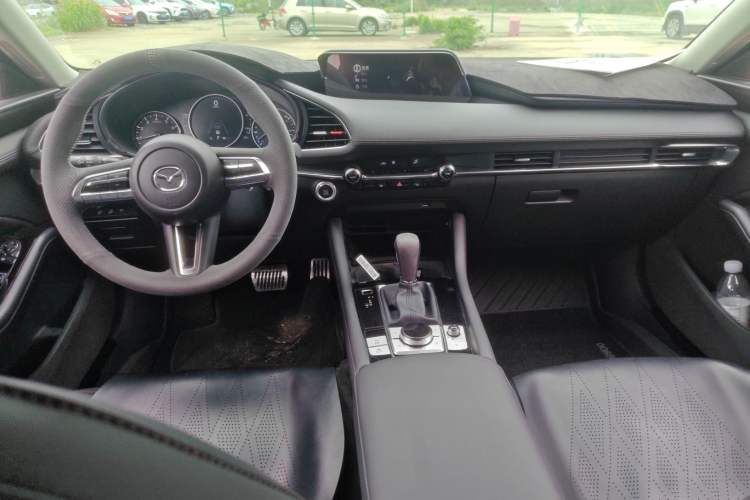 Used Mazda 3 Axela 2023 2.0L Automatic ZhiZhen Edition
