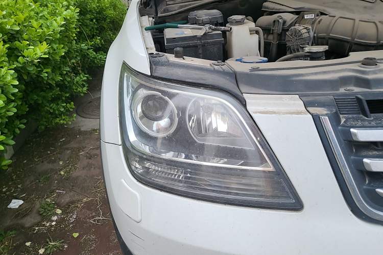 Used Kia Borrego 2013 3.8L Luxury Edition China V standard Right Front Headlight