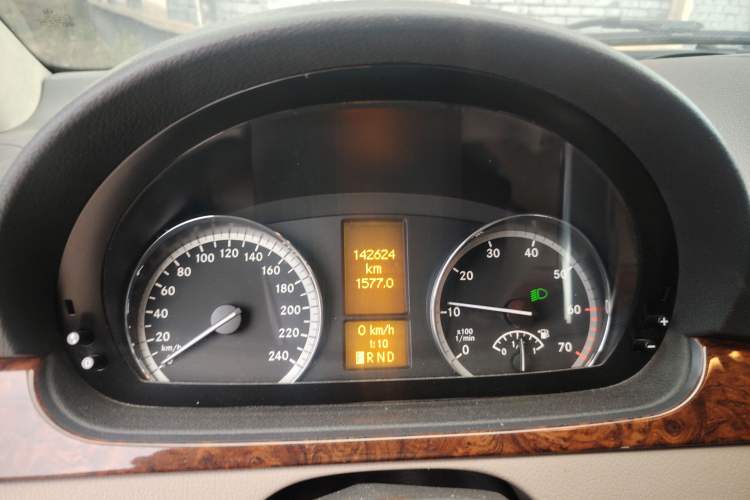 Used Mercedes-Benz Viano 2013 3.0L Navigator Edition