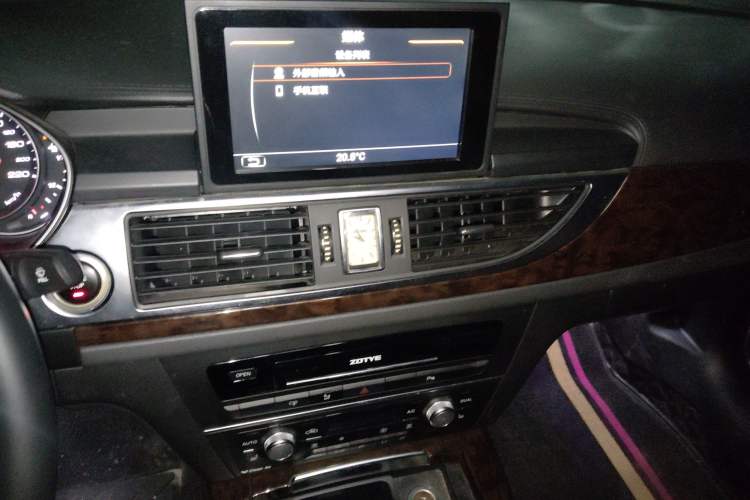 Used Zotye Z700 2016 1.8T Manual Elegant Model
