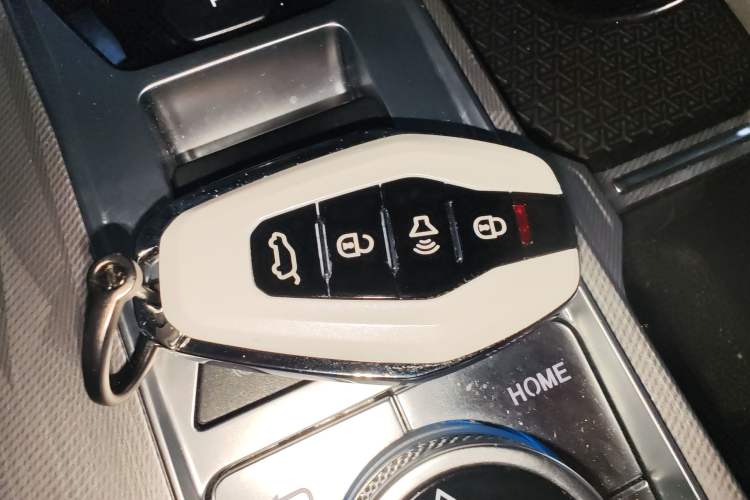 Used JETOUR X70 PRO 2023 1.5T DCT Comfort Edition 5 Seats Vehicle Key