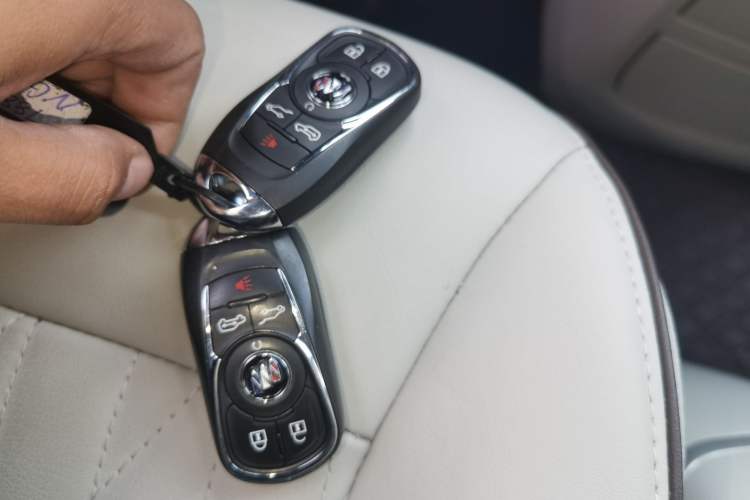 Used Buick GL8 2022 Land Executive Class 652T Prestige Model Interior 1