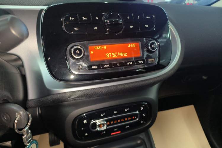 Used smart forfour 2016 1.0L 52 kW Passion Edition
