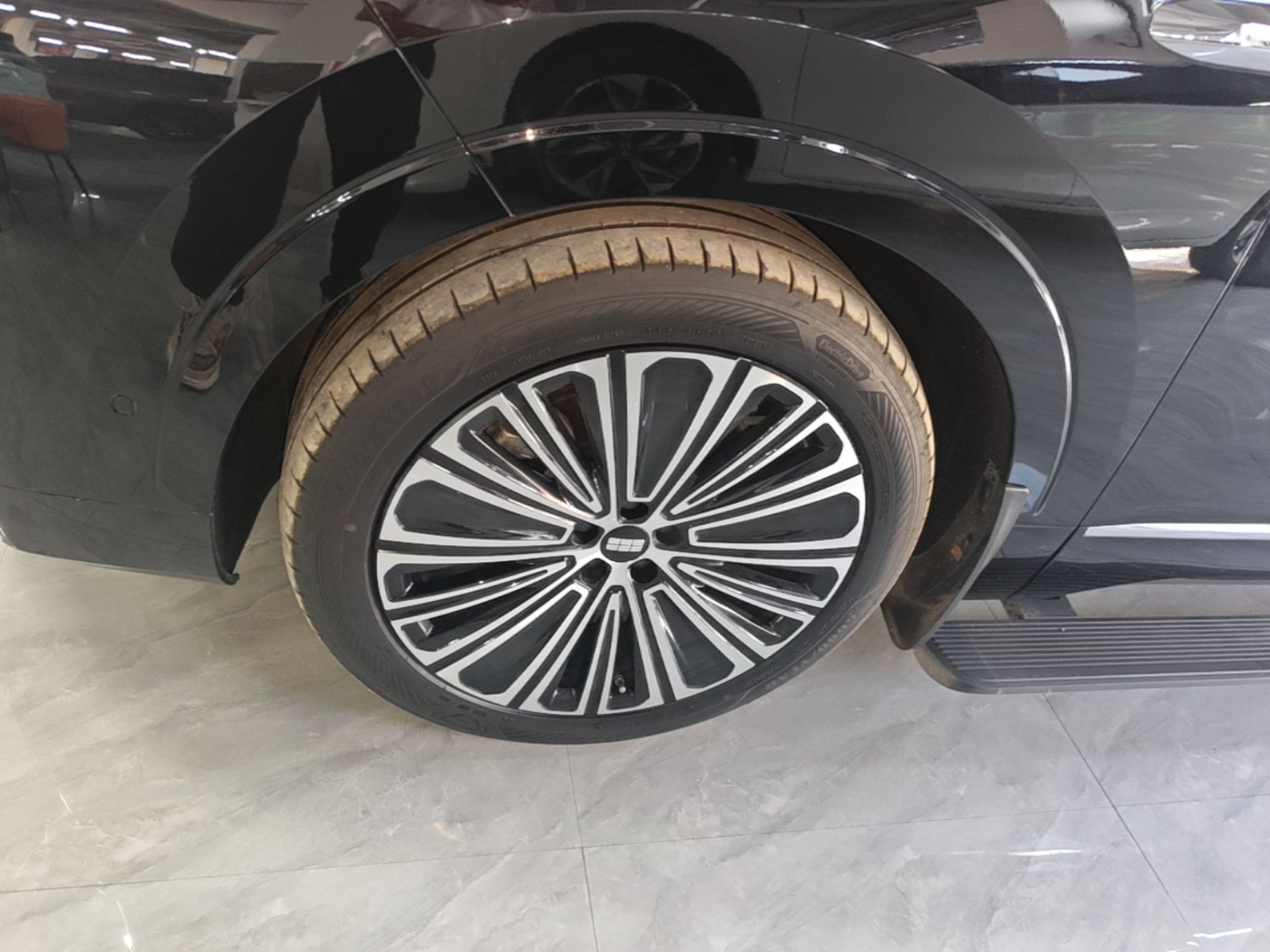 Geely Galaxy M9 2025 Model 210km Four-Wheel-Drive Leading Edition — снимка 10