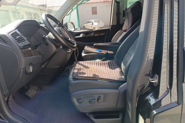 Used Volkswagen Multivan 2018 2.0 TSI 4x4 Prestige Edition 7-Seater Left Front Seat