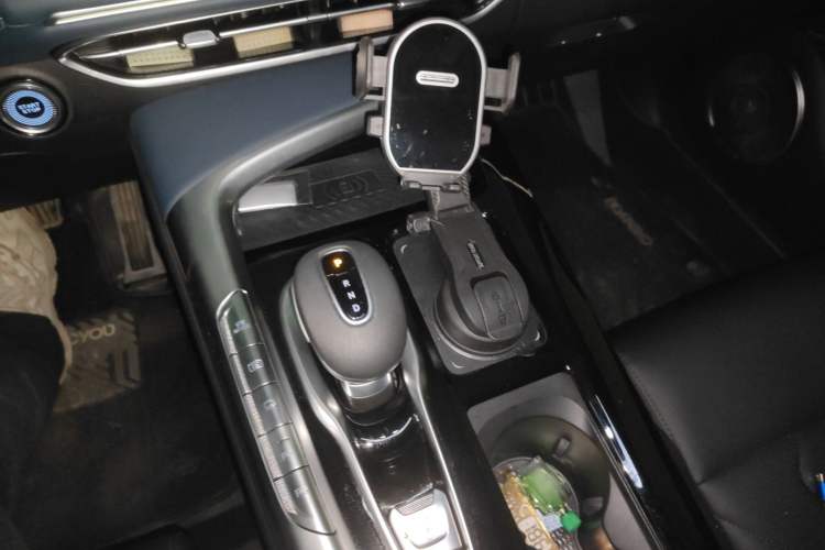 Used VOYAH FREE 2021 Four-Wheel Drive Standard Range-Extended Exclusive Luxury Package Gear Lever