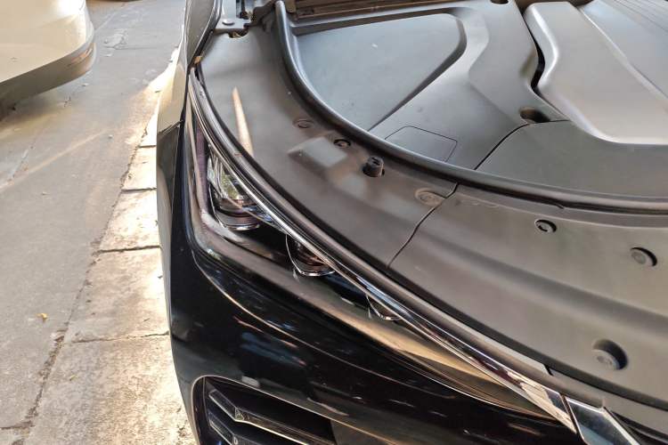 Used BYD Tang New Energy 2018 DM 2.0T All-Wheel Drive Smart Connect Elite 7-Seater China V Emission Standard
